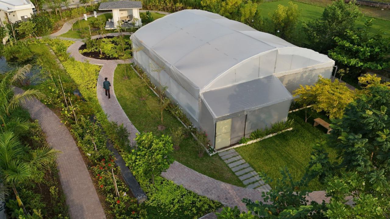 Ultra Luxurious Farmhouse - Media 5