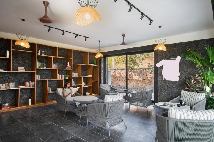 Ultra Luxurious Farmhouse - Media 8