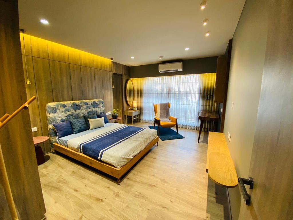 4 BHK 3150 Sq.Ft. Residential Flat / Apartment for Sell in Ambawadi Ahmedabad - Media 12