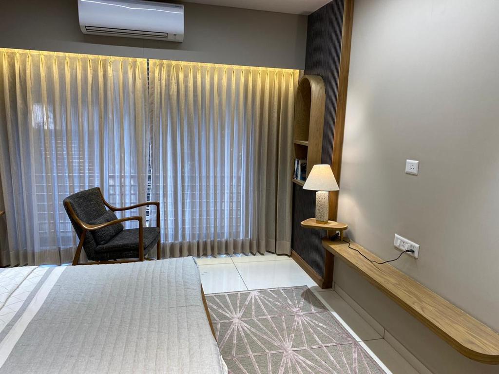 4 BHK 3150 Sq.Ft. Residential Flat / Apartment for Sell in Ambawadi Ahmedabad