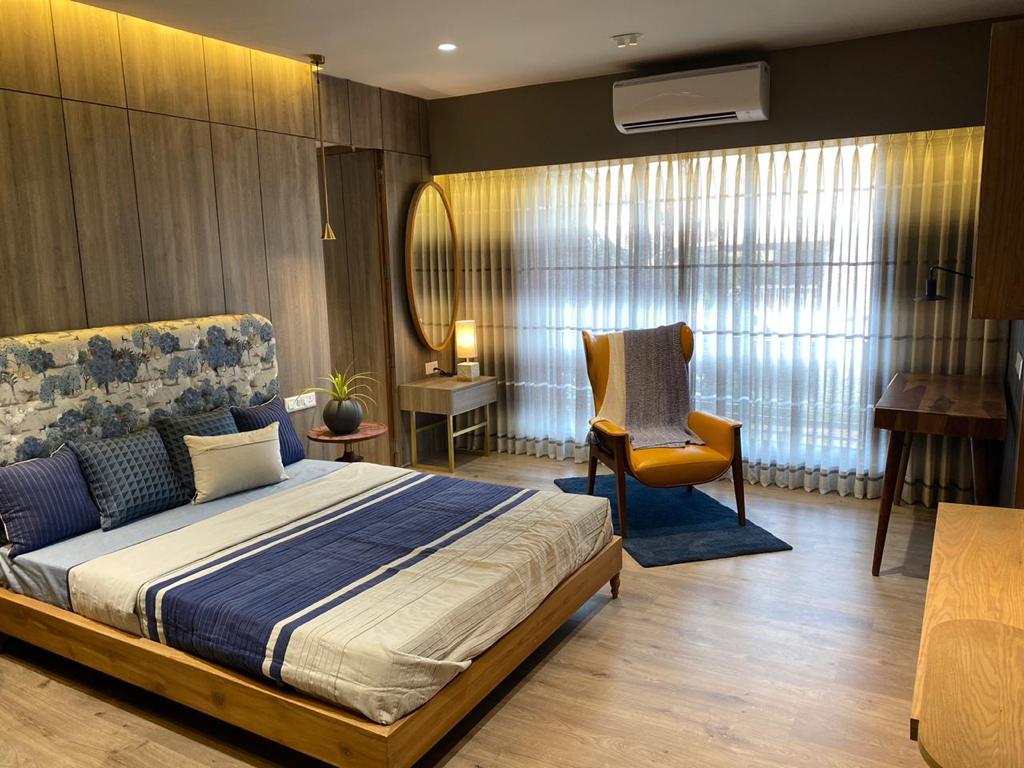 4 BHK 3150 Sq.Ft. Residential Flat / Apartment for Sell in Ambawadi Ahmedabad - Media 5