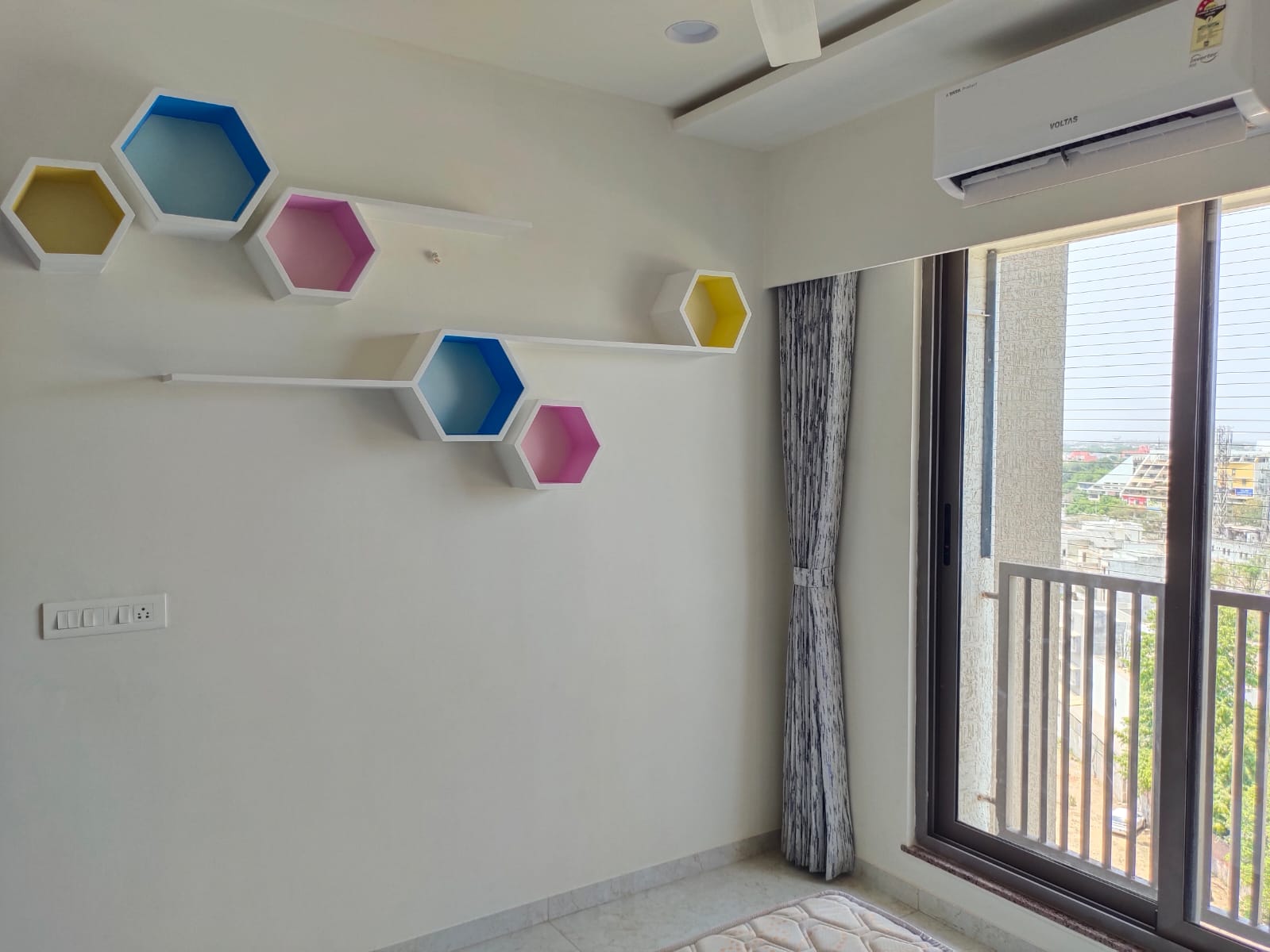3 BHK 1944 Sq.Ft. Residential Flat / Apartment for Sell in Sargasan Gandhinagar - Media 7