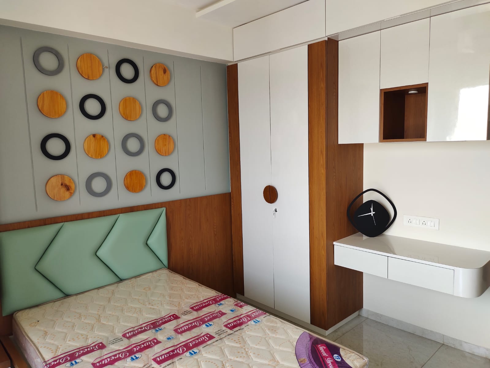 3 BHK 1944 Sq.Ft. Residential Flat / Apartment for Sell in Sargasan Gandhinagar - Media 3