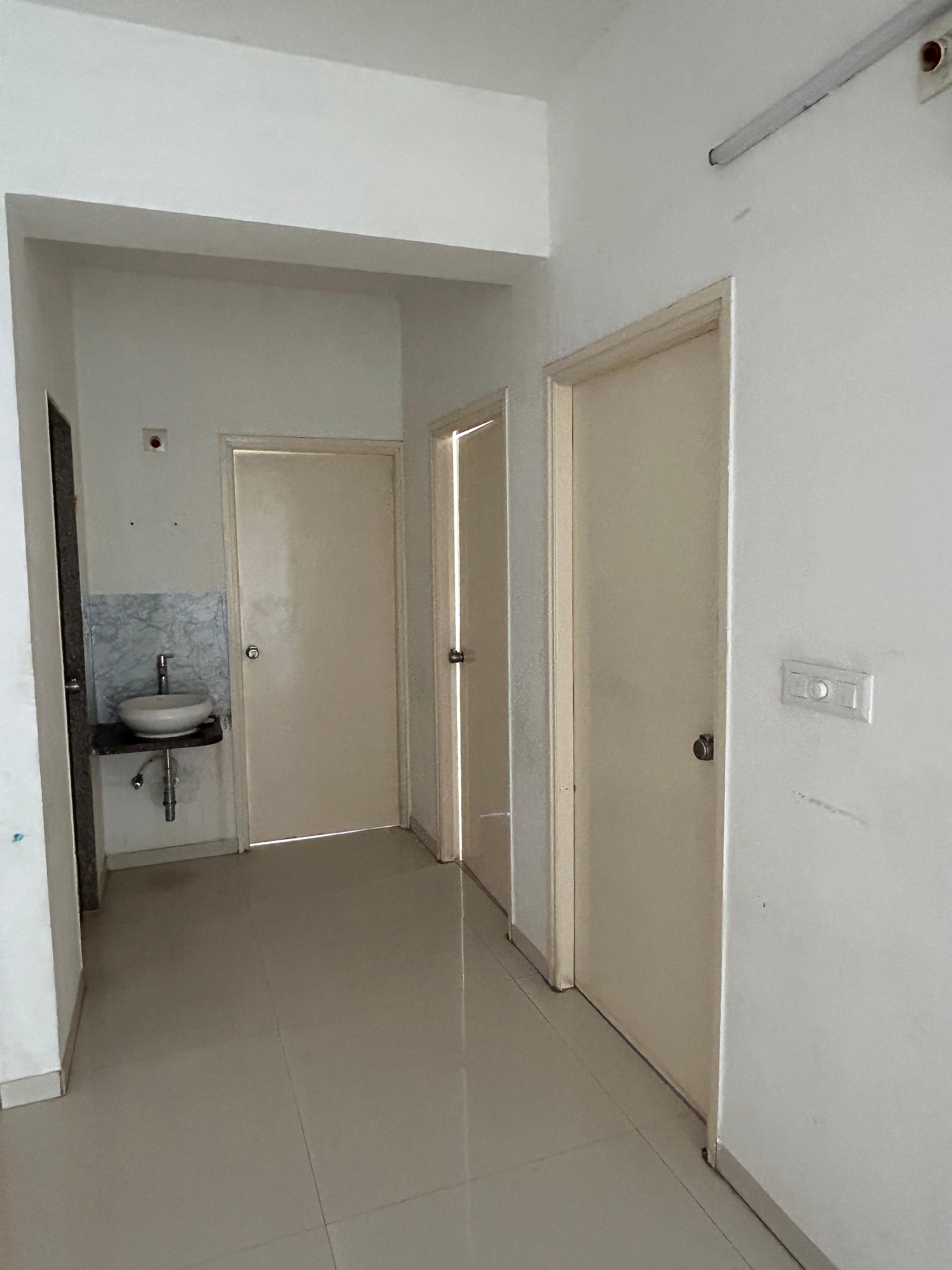3 BHK 1855 Sq.Ft. Residential Flat / Apartment for Sell in Vaishnodevi Ahmedabad - Media 4