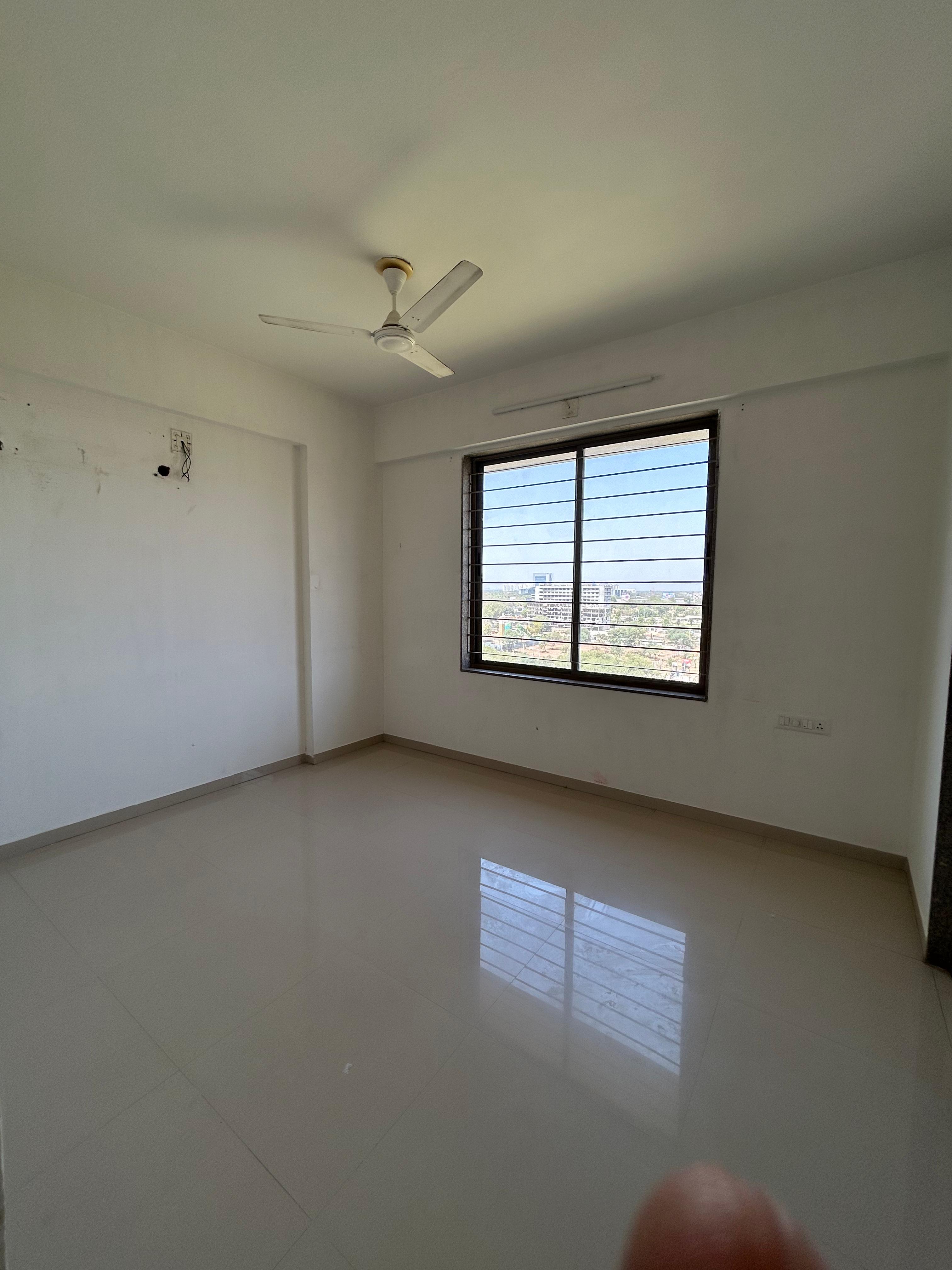 3 BHK 1855 Sq.Ft. Residential Flat / Apartment for Sell in Vaishnodevi Ahmedabad - Media 11