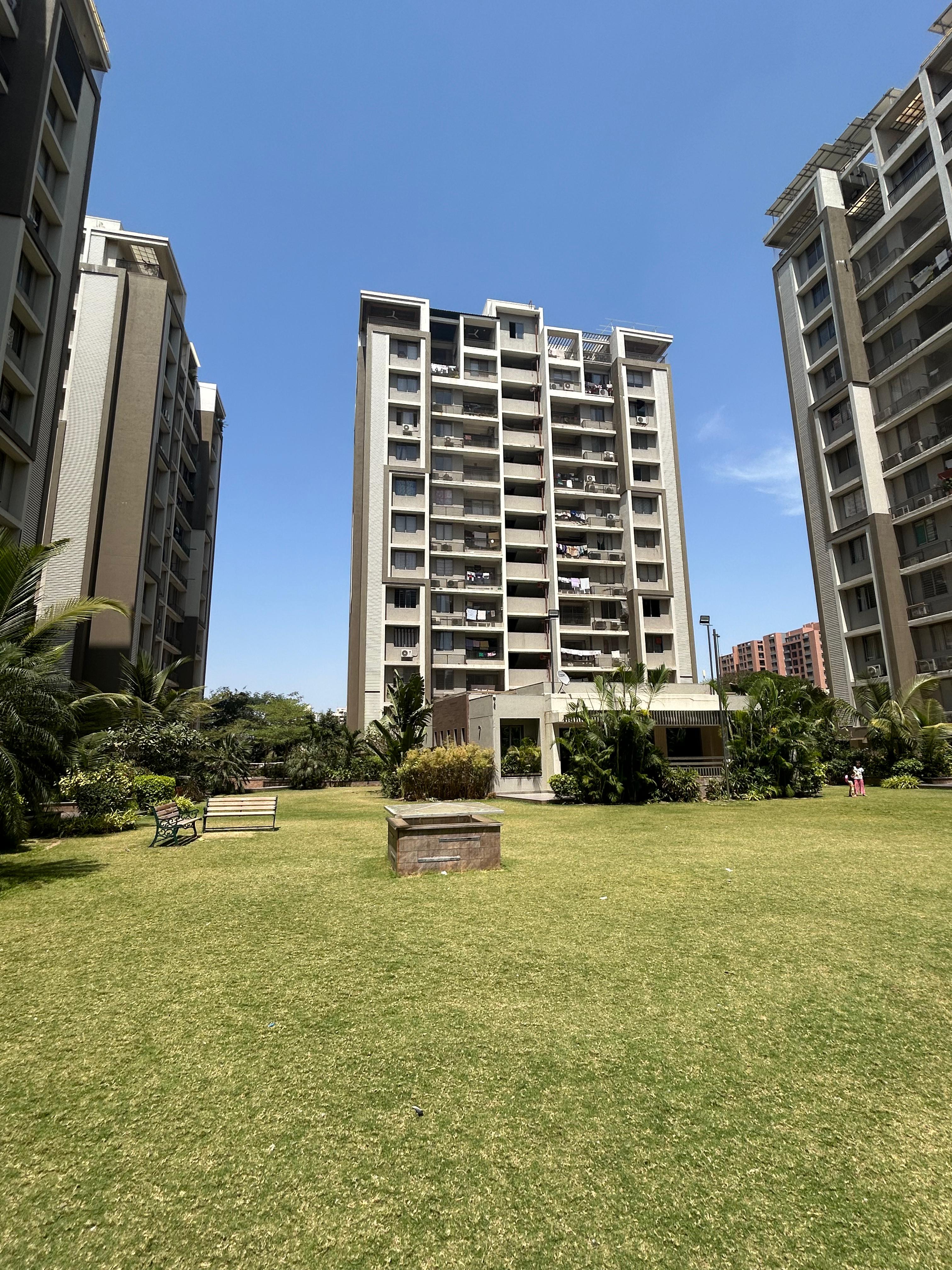 3 BHK 1855 Sq.Ft. Residential Flat / Apartment for Sell in Vaishnodevi Ahmedabad - Media 16