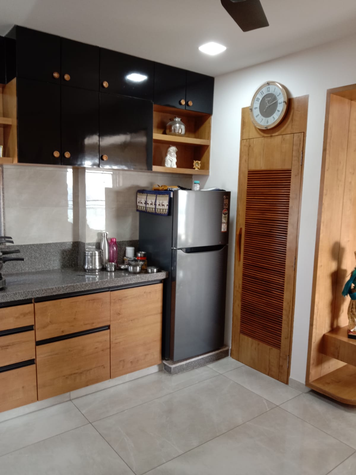 2 BHK 1431 Sq.Ft. Residential Flat / Apartment for Sell in Sargasan Gandhinagar - Media 3