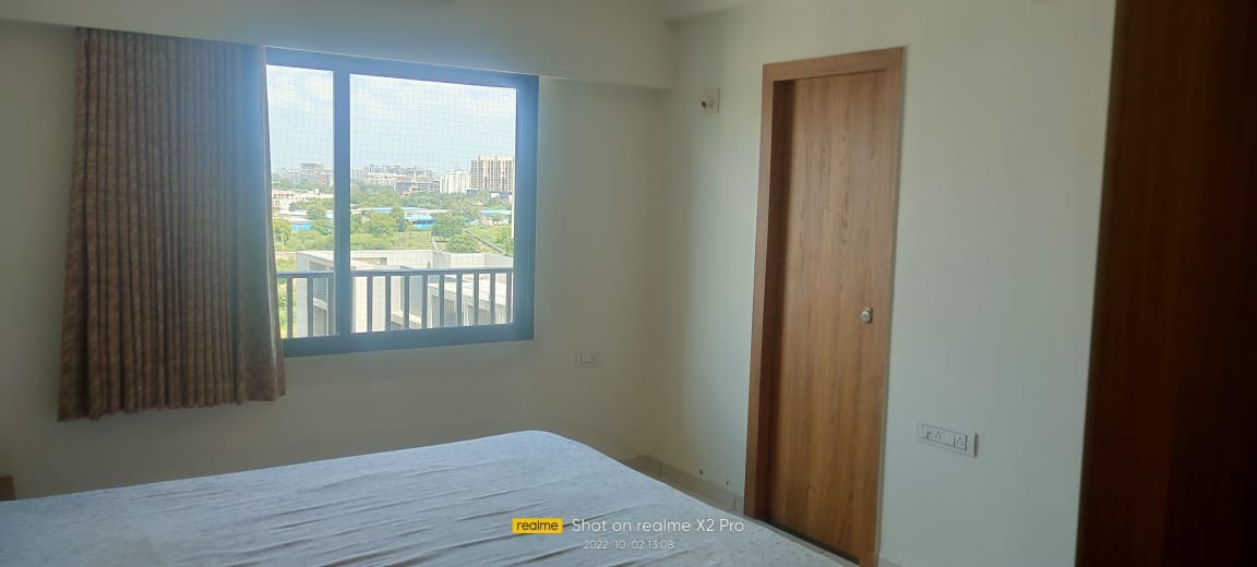 3 BHK 2700 Sq.Ft. Residential Flat / Apartment for Sell in Gota Ahmedabad - Media 10