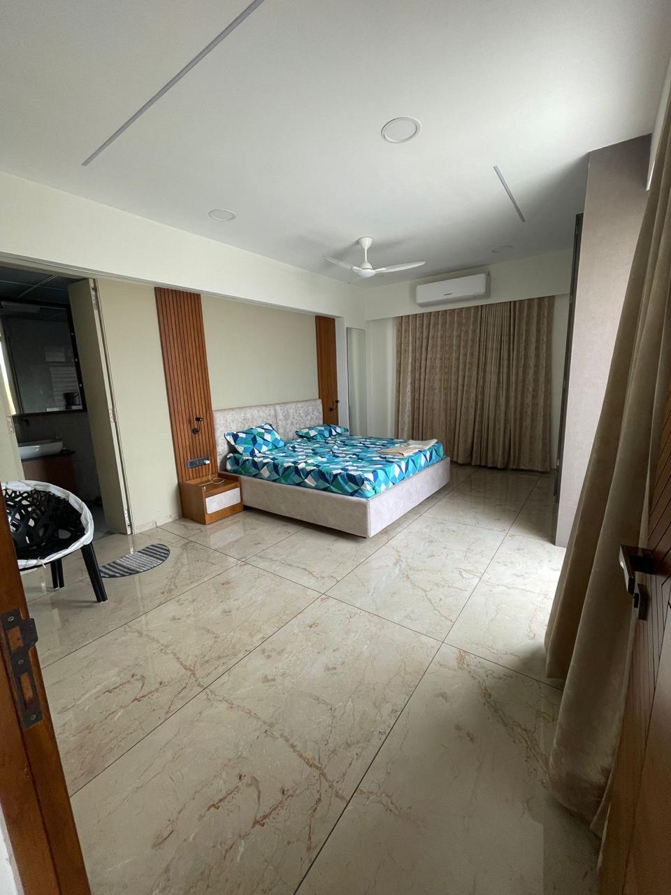 4 BHK 4248 Sq.Ft. Residential Penthouse Same Level Or Duplex for Sell in Motera Ahmedabad - Media 12