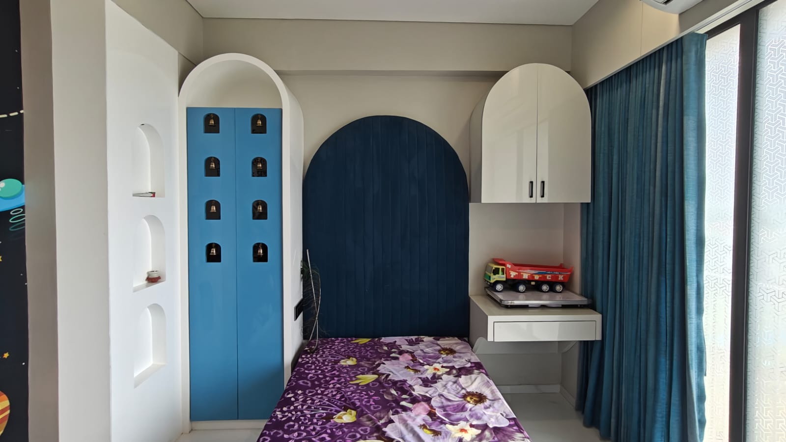 3 BHK 2223 Sq.Ft. Residential Flat / Apartment for Sell in Motera Ahmedabad