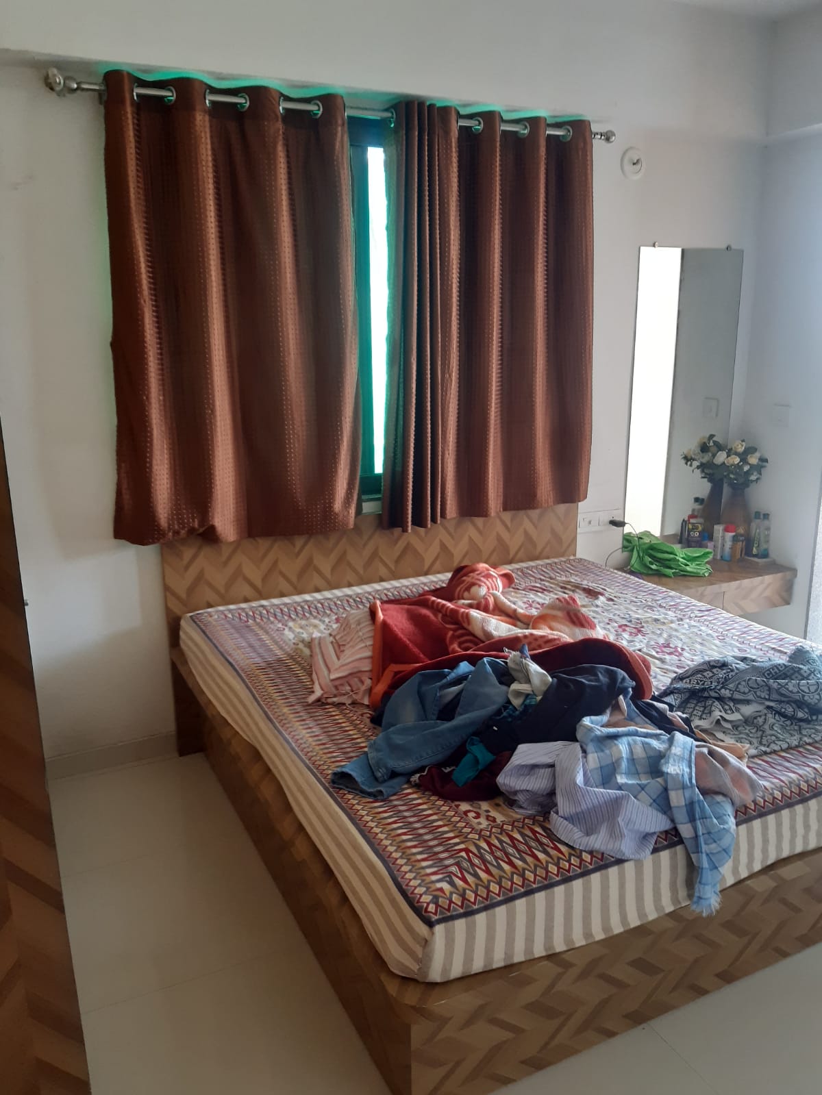 2 BHK 1170 Sq.Ft. Residential Flat / Apartment for Sell in Vaishnodevi Ahmedabad - Media 4