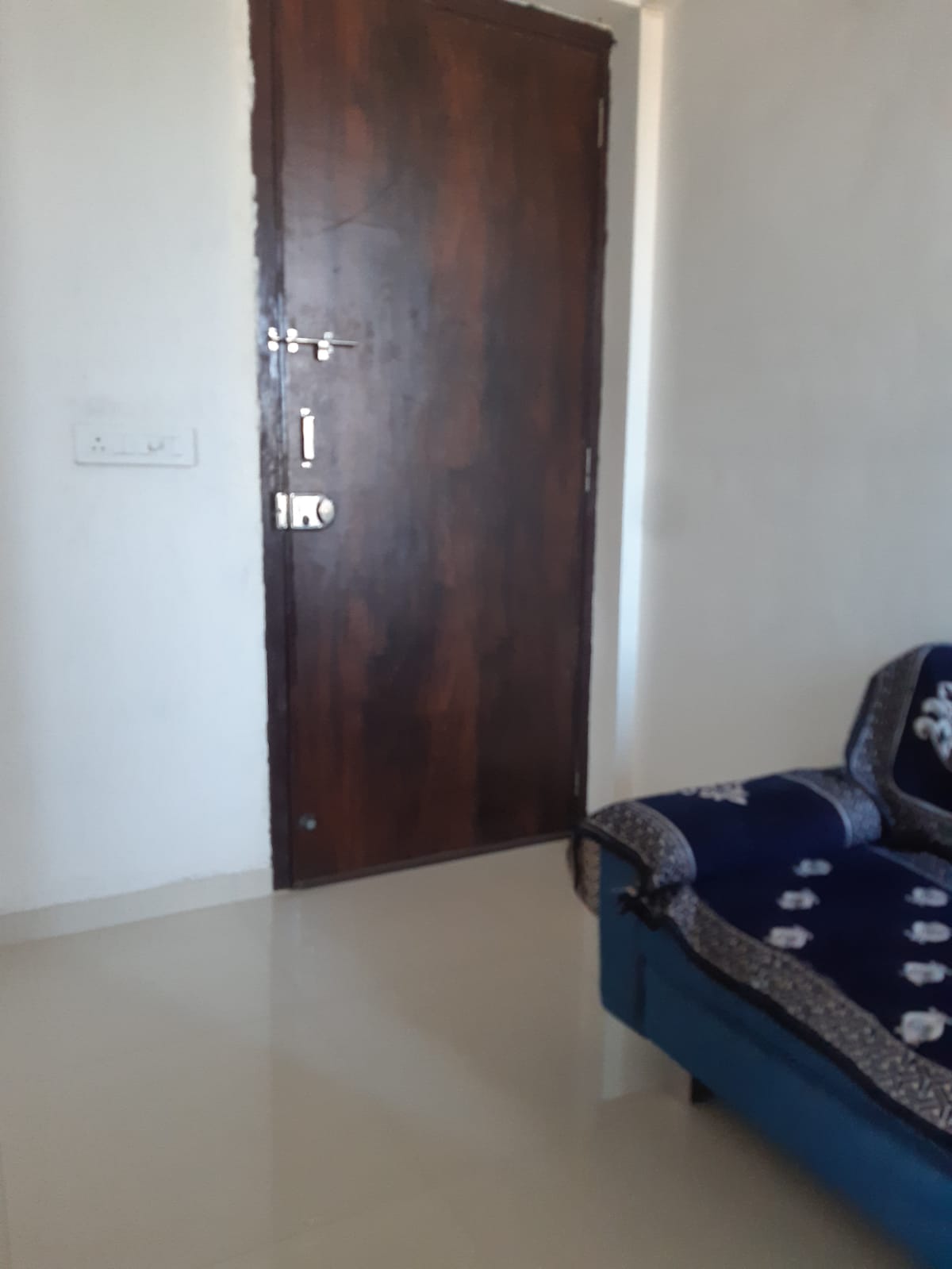 2 BHK 1170 Sq.Ft. Residential Flat / Apartment for Sell in Vaishnodevi Ahmedabad - Media 6