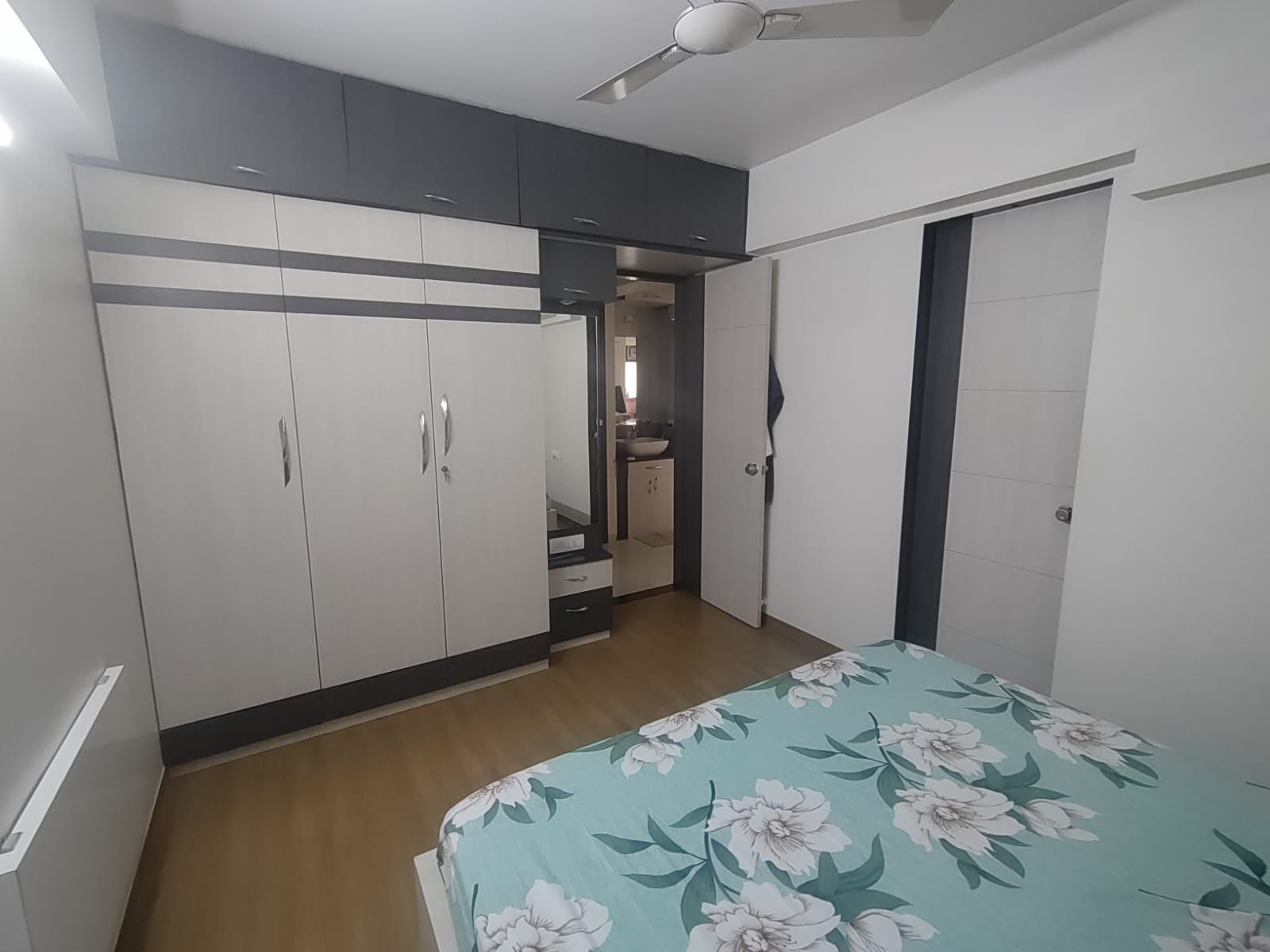 2 BHK 1301 Sq.Ft. Residential Flat / Apartment for Sell in Gota Ahmedabad - Media 2