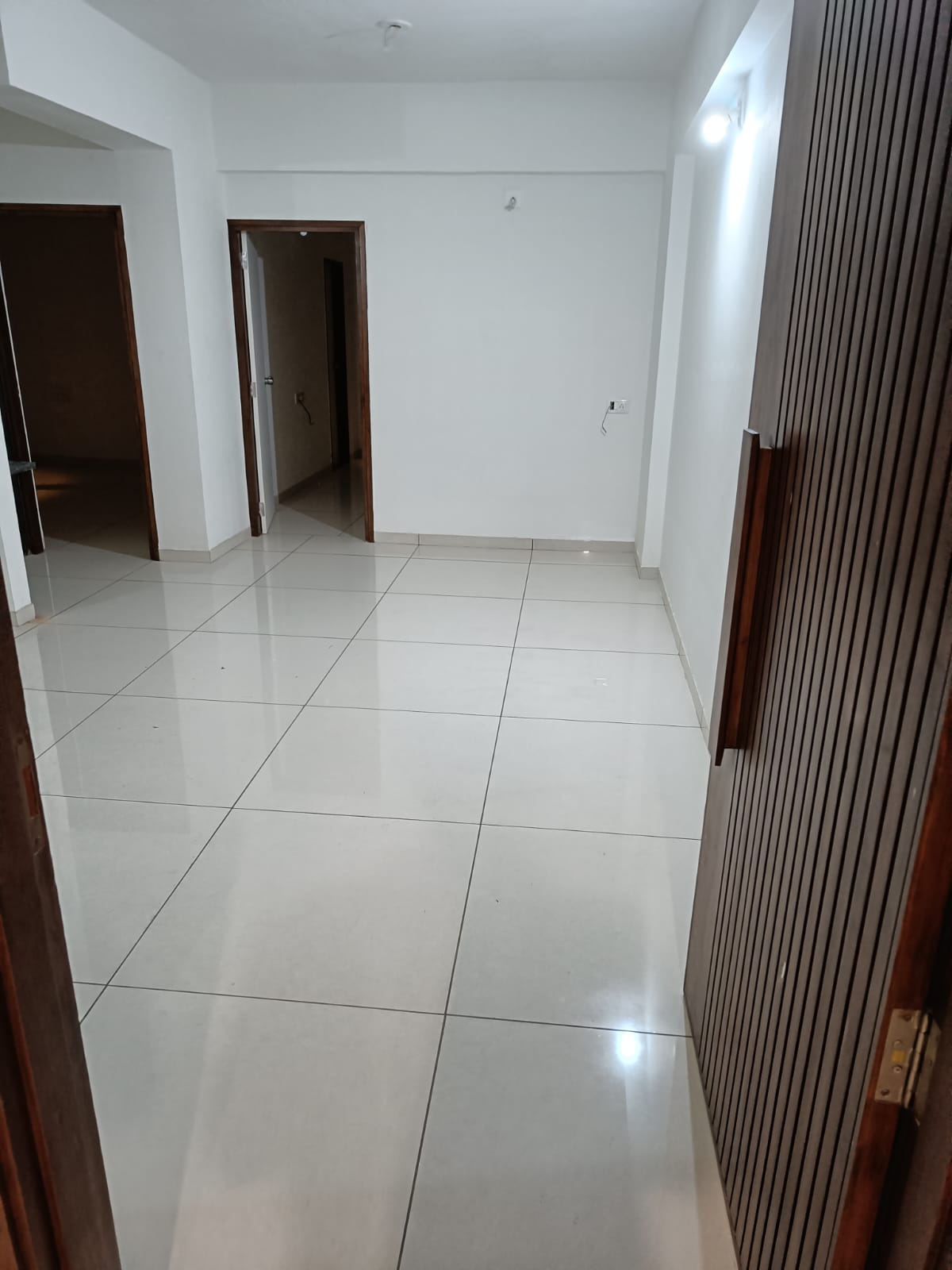 2 BHK 1301 Sq.Ft. Residential Flat / Apartment for Sell in Zundal Ahmedabad - Media 12