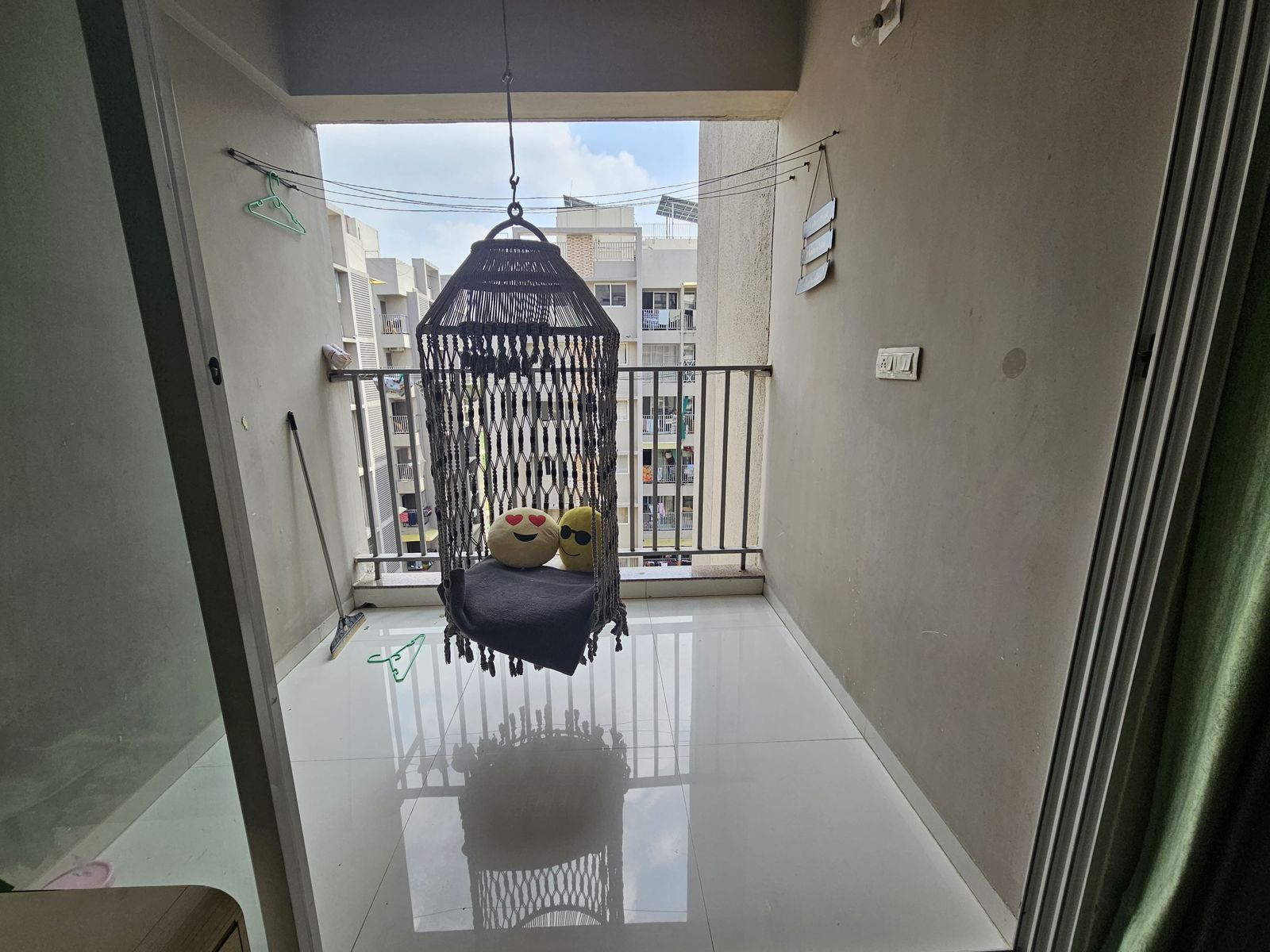 3 BHK 1440 Sq.Ft. Residential Flat / Apartment for Sell in Vaishnodevi Ahmedabad