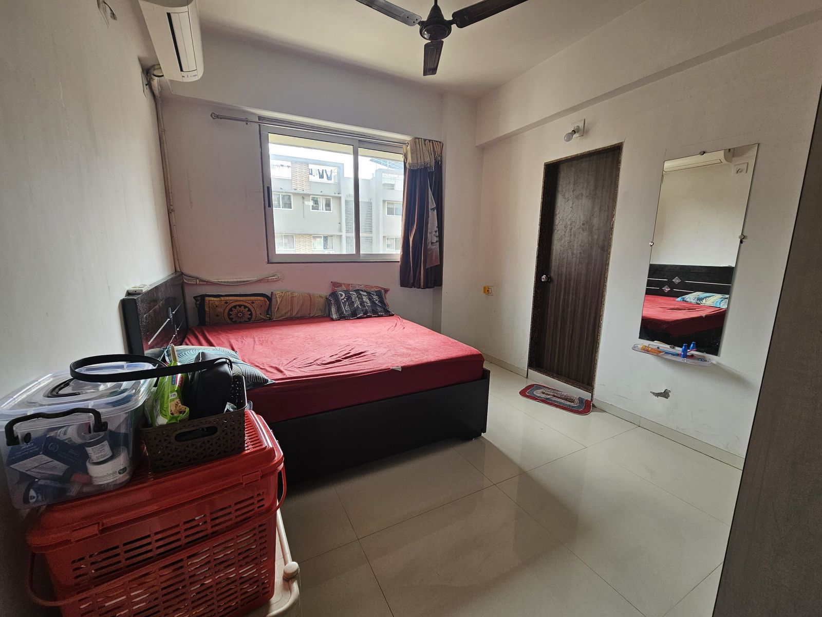 3 BHK 1440 Sq.Ft. Residential Flat / Apartment for Sell in Vaishnodevi Ahmedabad - Media 6