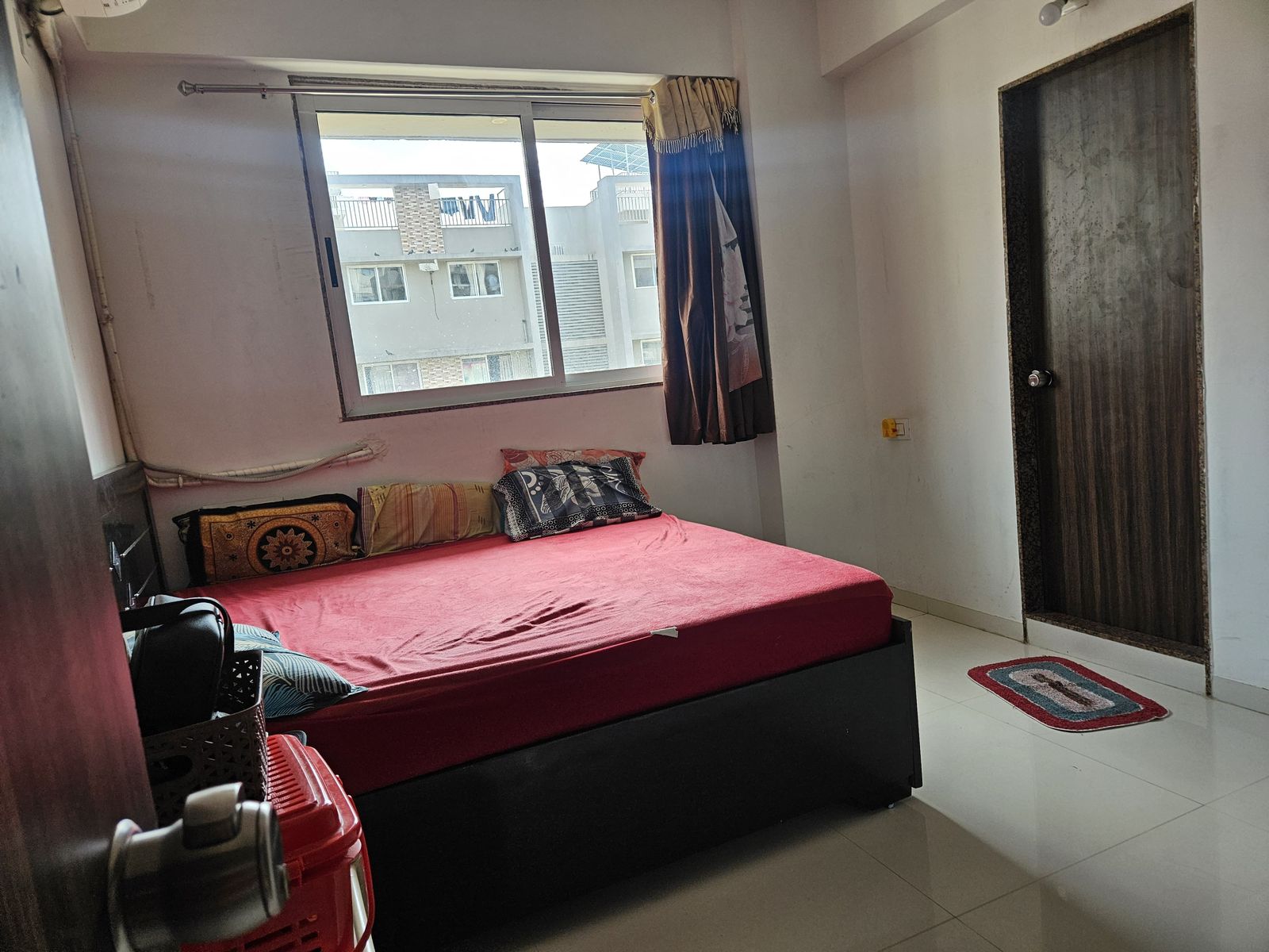 3 BHK 1440 Sq.Ft. Residential Flat / Apartment for Sell in Vaishnodevi Ahmedabad - Media 4