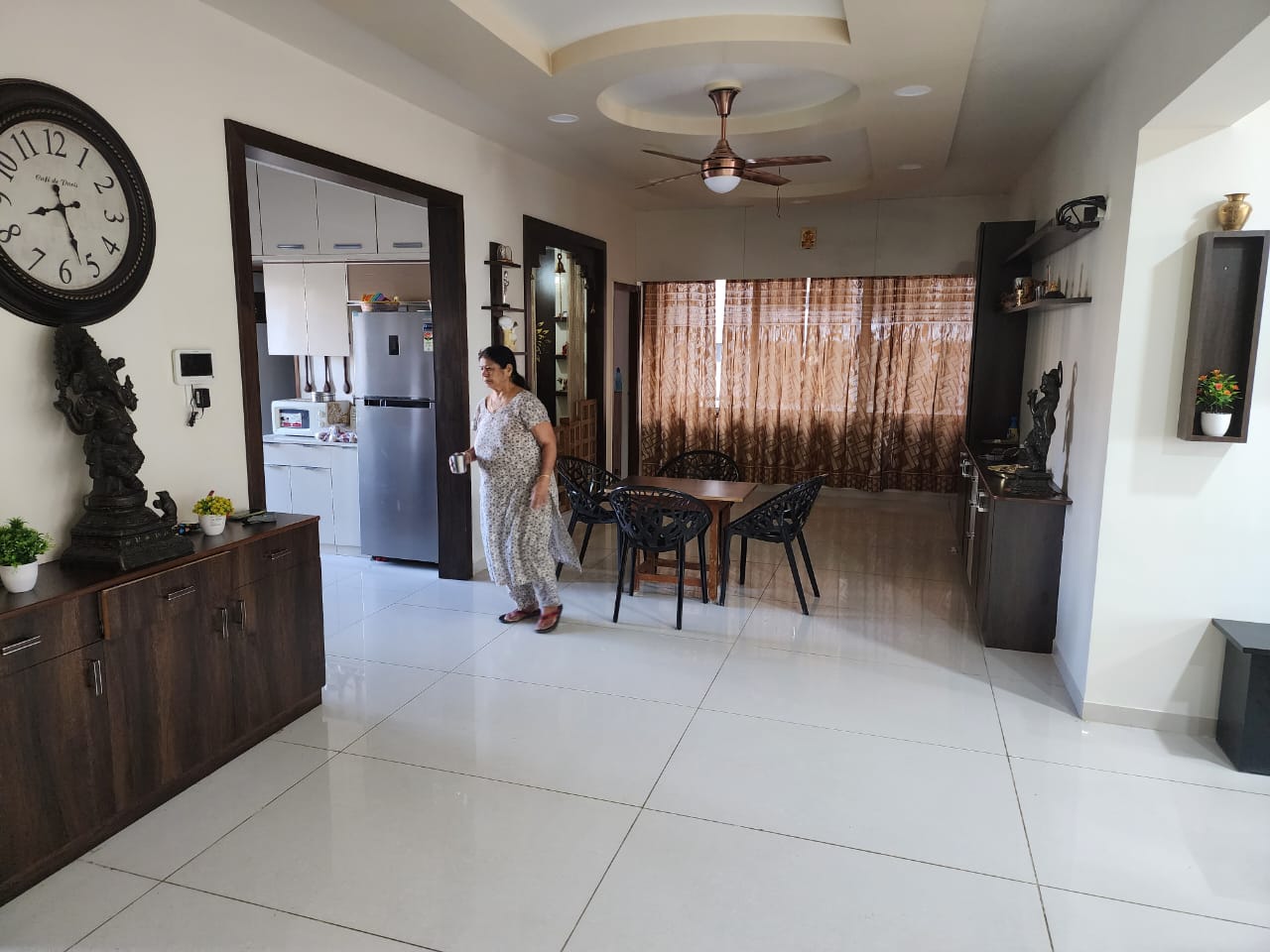4 BHK 3400 Sq.Ft. Residential Flat / Apartment for Sell in Vaishnodevi Ahmedabad - Media 11