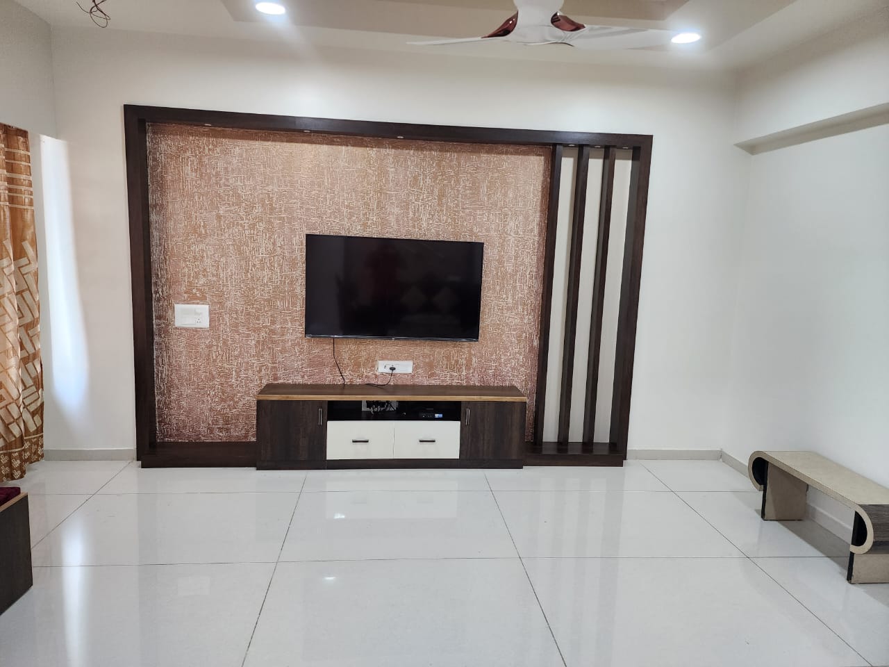 4 BHK 3400 Sq.Ft. Residential Flat / Apartment for Sell in Vaishnodevi Ahmedabad - Media 12