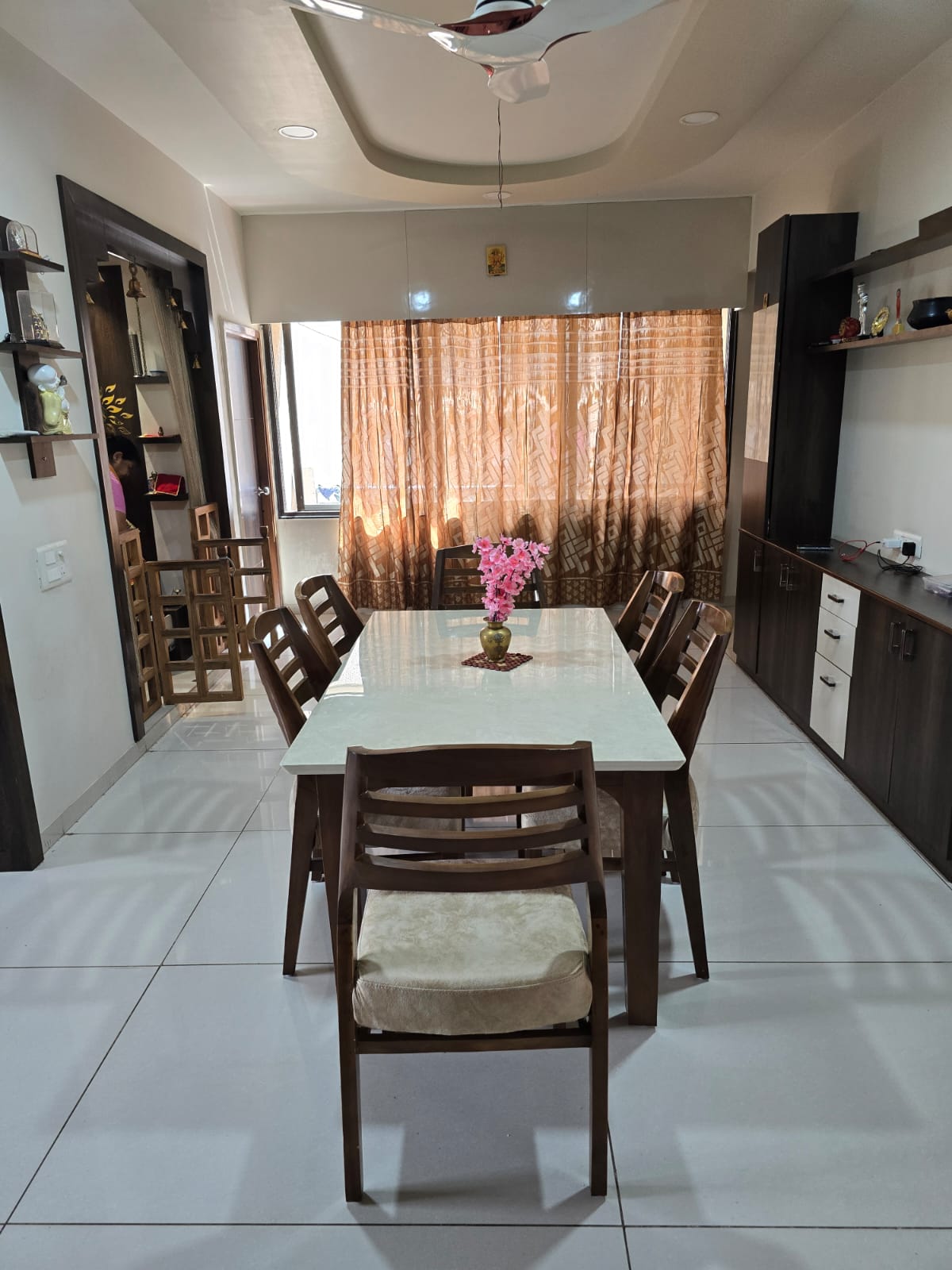 4 BHK 3400 Sq.Ft. Residential Flat / Apartment for Sell in Vaishnodevi Ahmedabad - Media 15